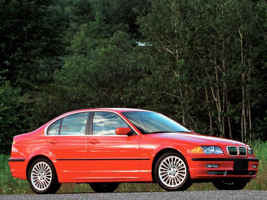  BMW 330i Sedan 2000 года  (US) (фото 2 из 4)